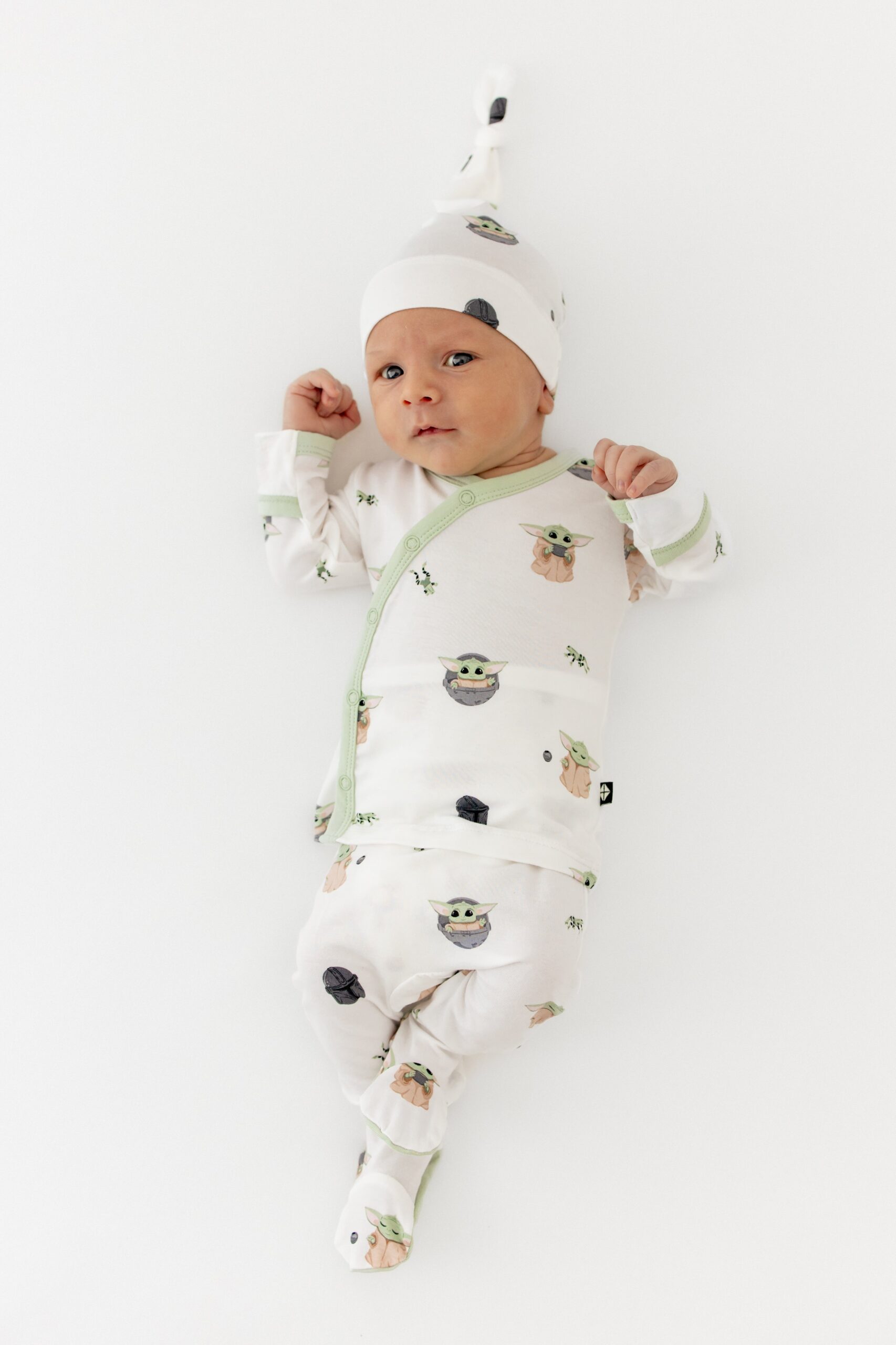 Grogu_Take_Me_Home_Set_w_Cap_01