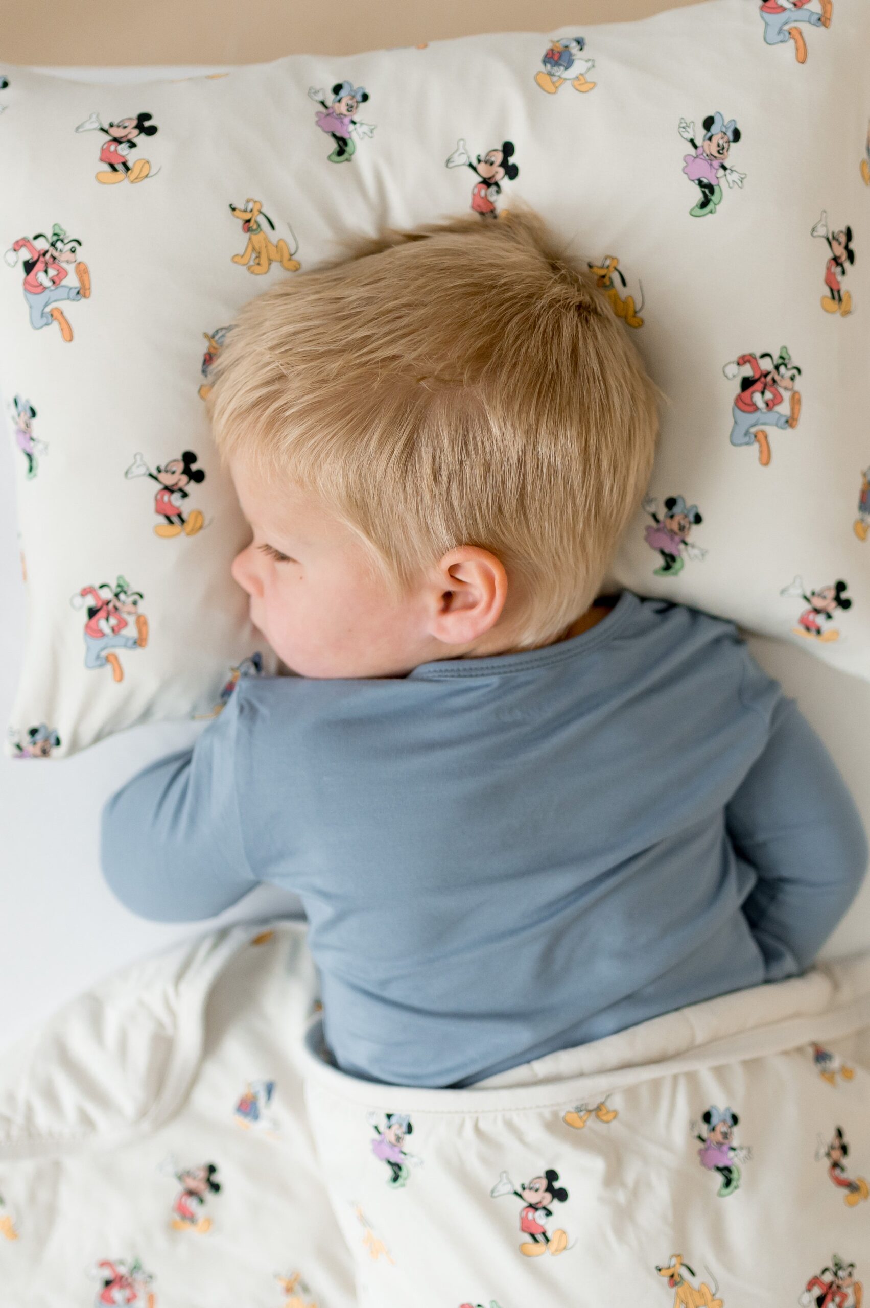 Mickey_Mouse_and_Friends_Toddler_Pillowcase_Toddler_Blanket_02