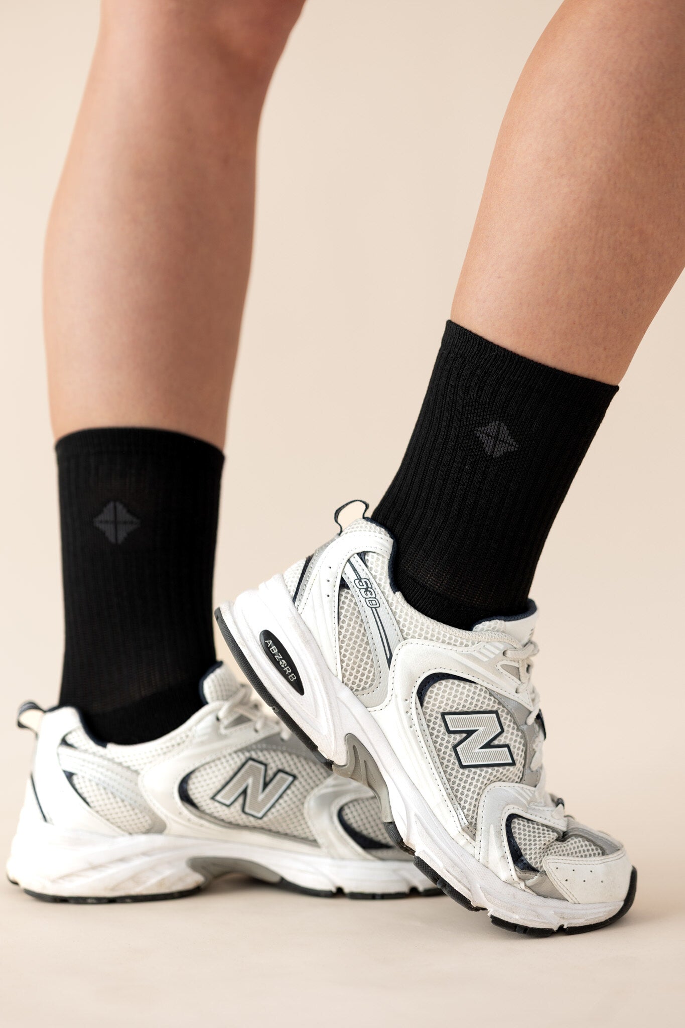 Midnight_Adult_Crew_Neck_Socks_04