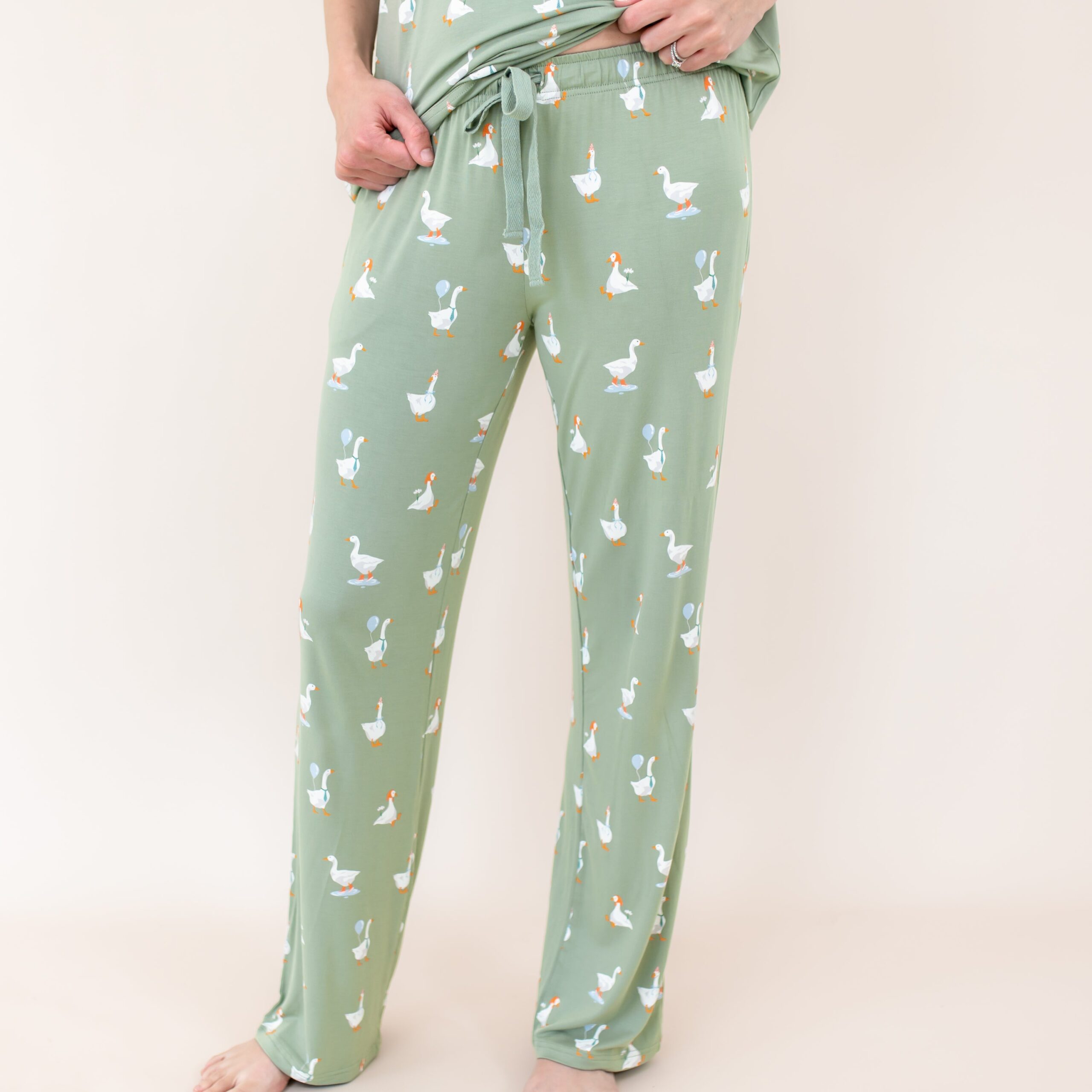 Silly_Goose_in_Women_s_Lounge_Pant-01