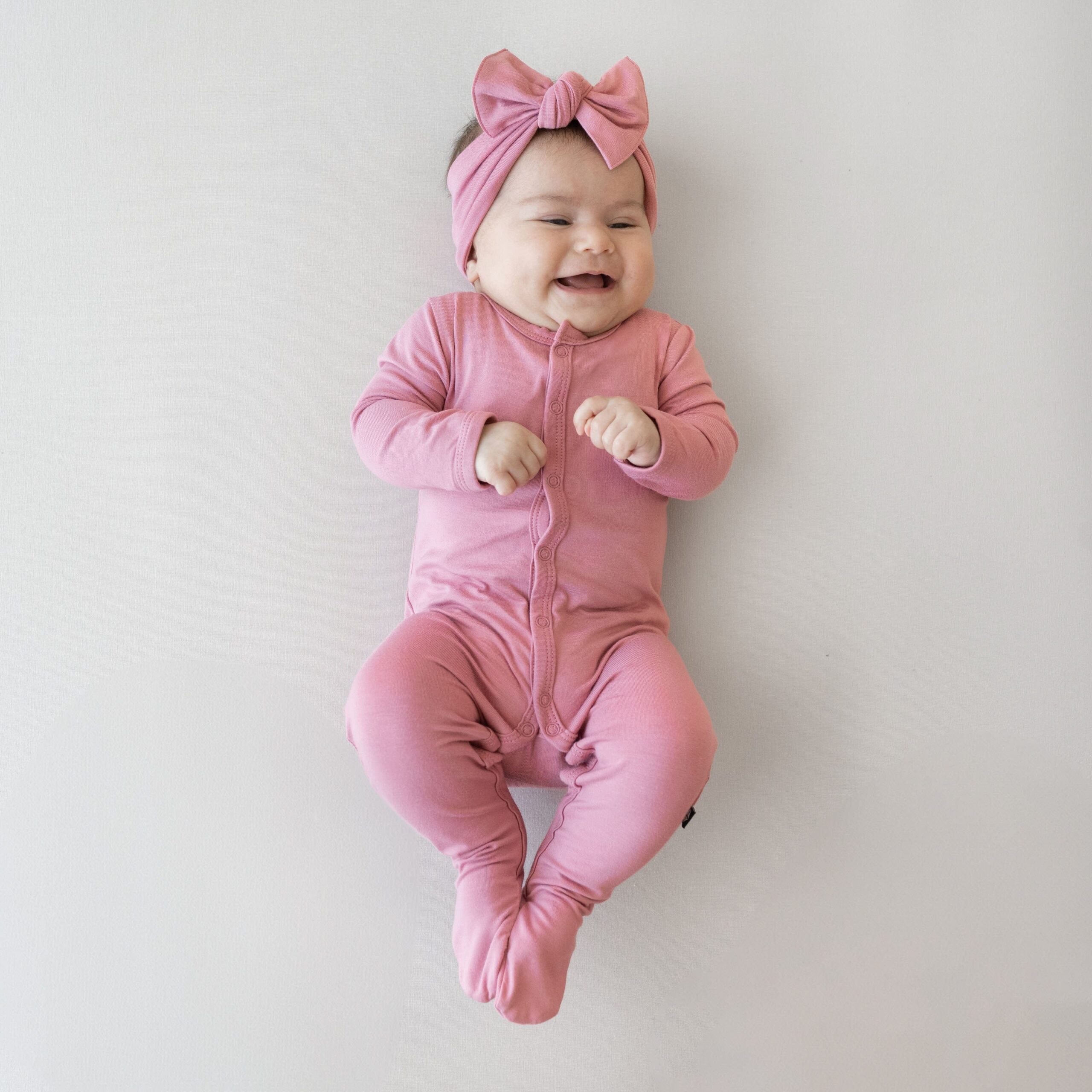 kyte-baby-snap-footies-footie-in-apple-blossom-34402851618927