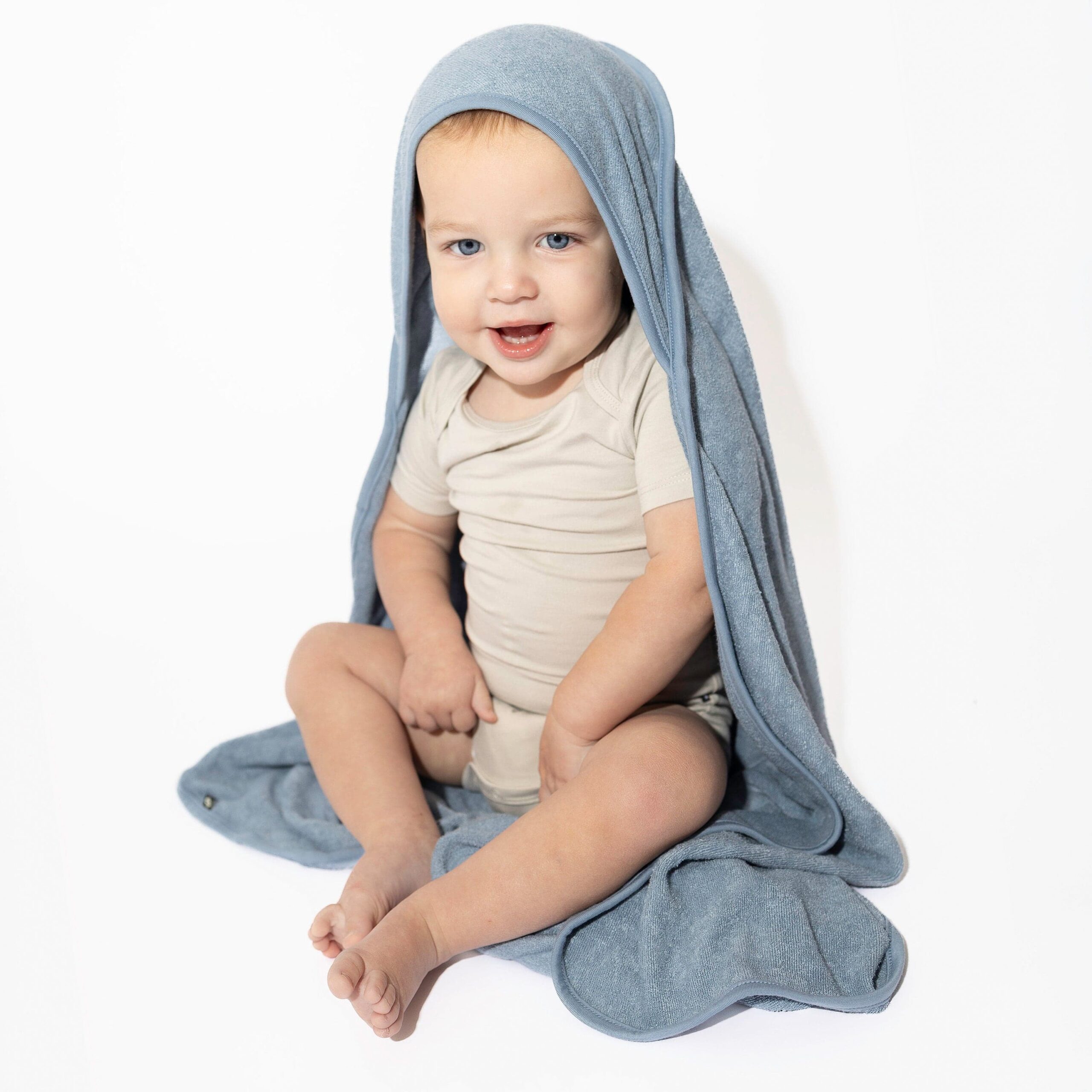 slate_hodded_towel__katielunaphotography-2